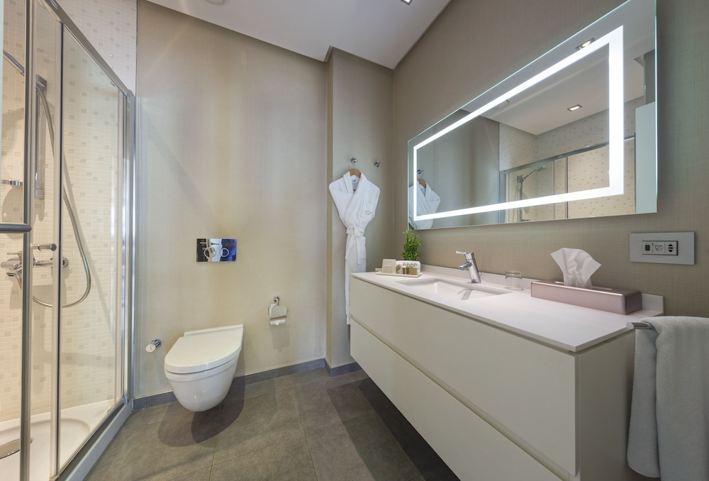 Anthill Suites 12/56
