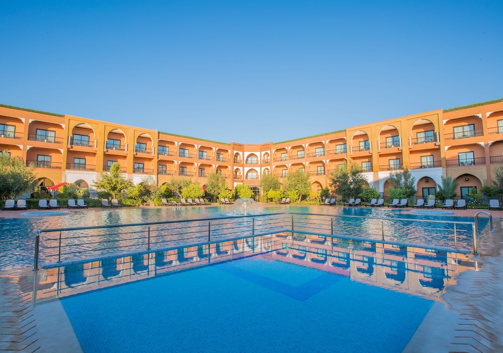 Hotel Riad Ennakhil 43/74