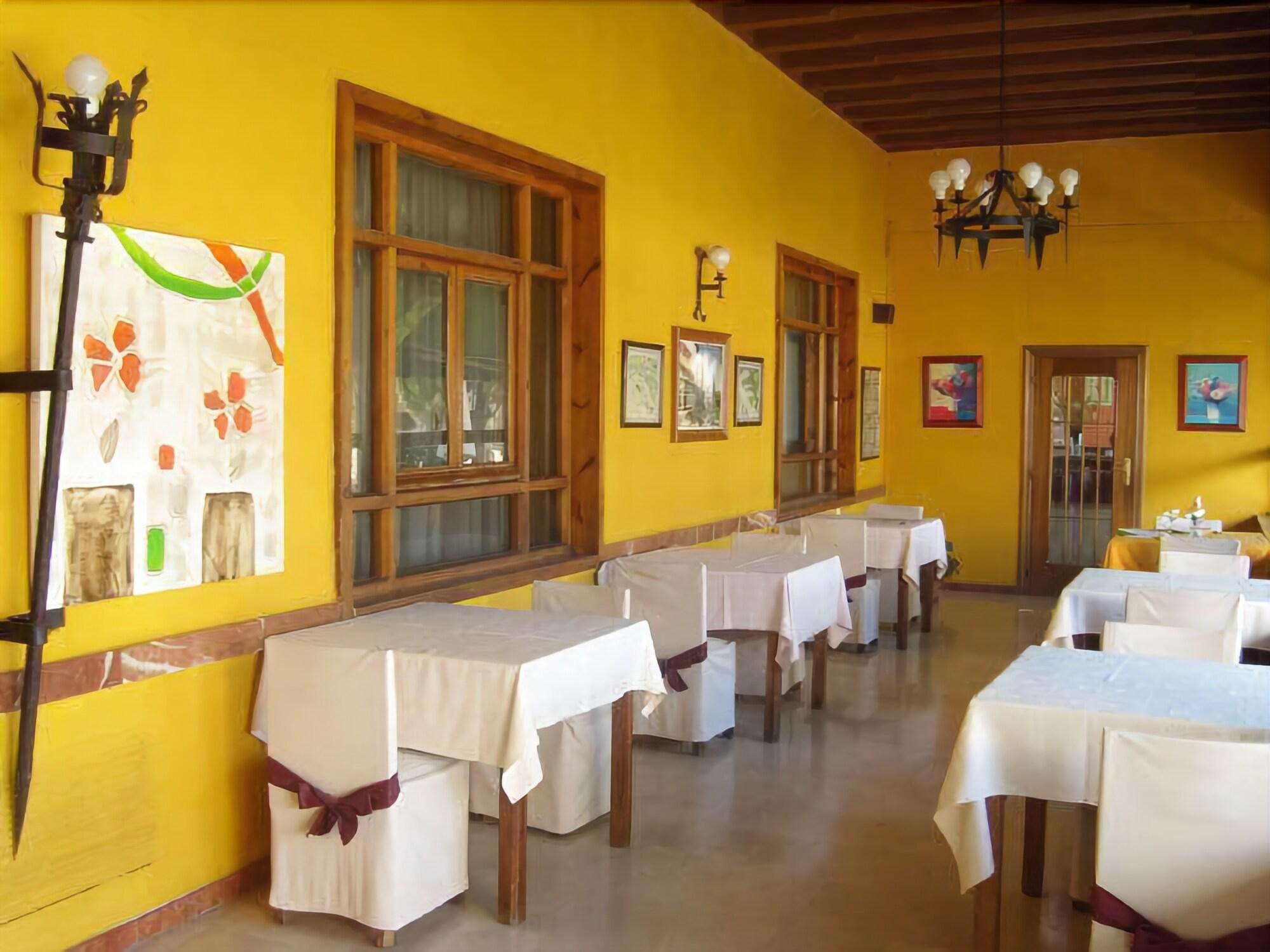 Hotel Escuela San Cristobal 18/23
