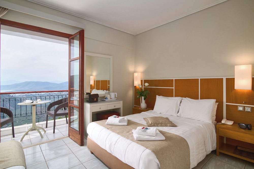 Fedriades Hotel 36/77