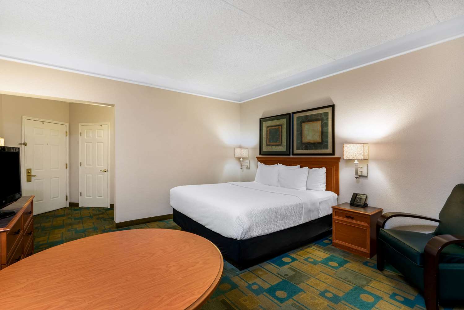 La Quinta Inn & Suites by Wyndham Phoenix West Peoria 8/24