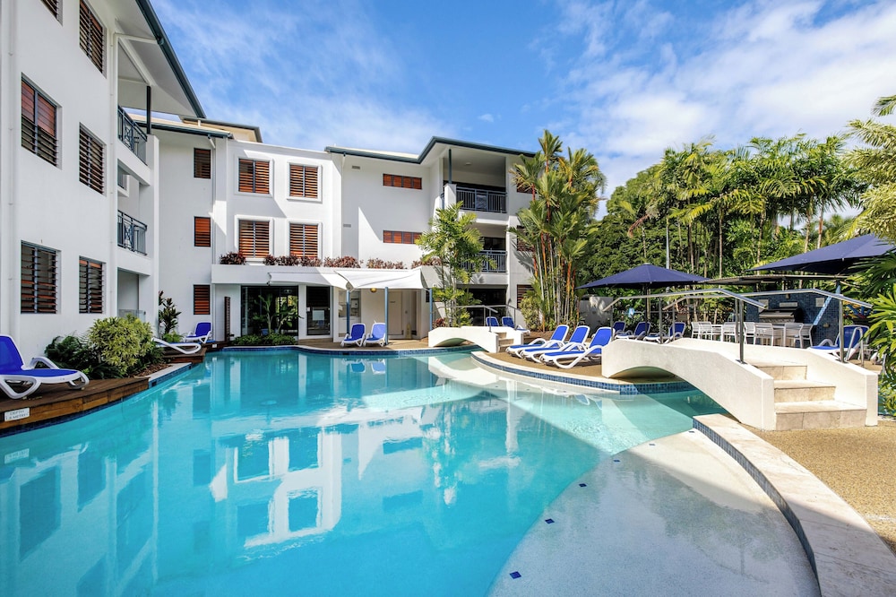 Meridian Port Douglas 6/70