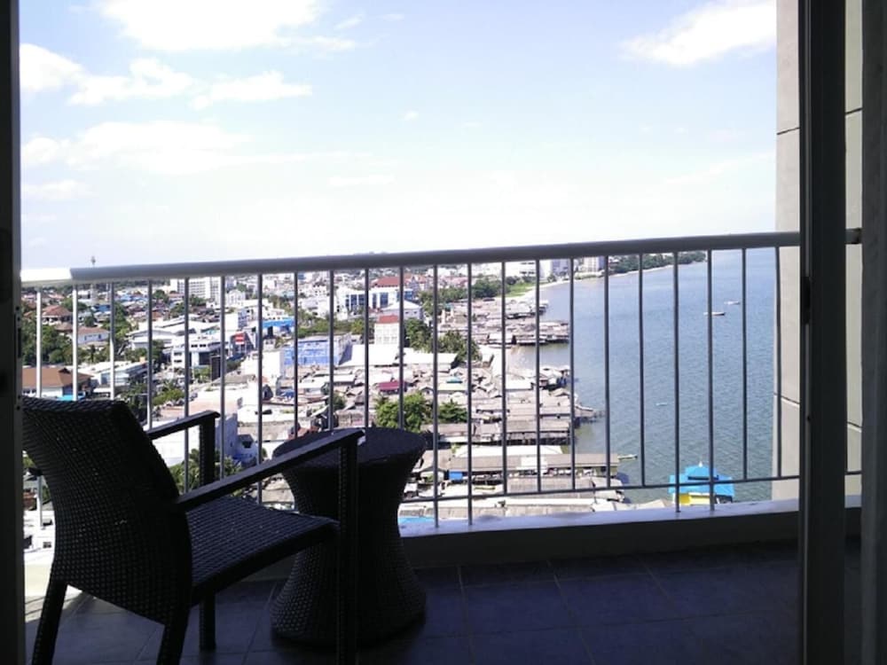 The Malibu Suites Balikpapan 32/36