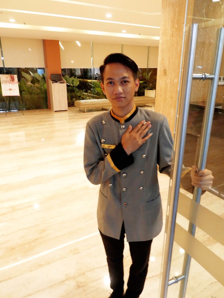 YASMIN HOTEL KARAWACI photo2