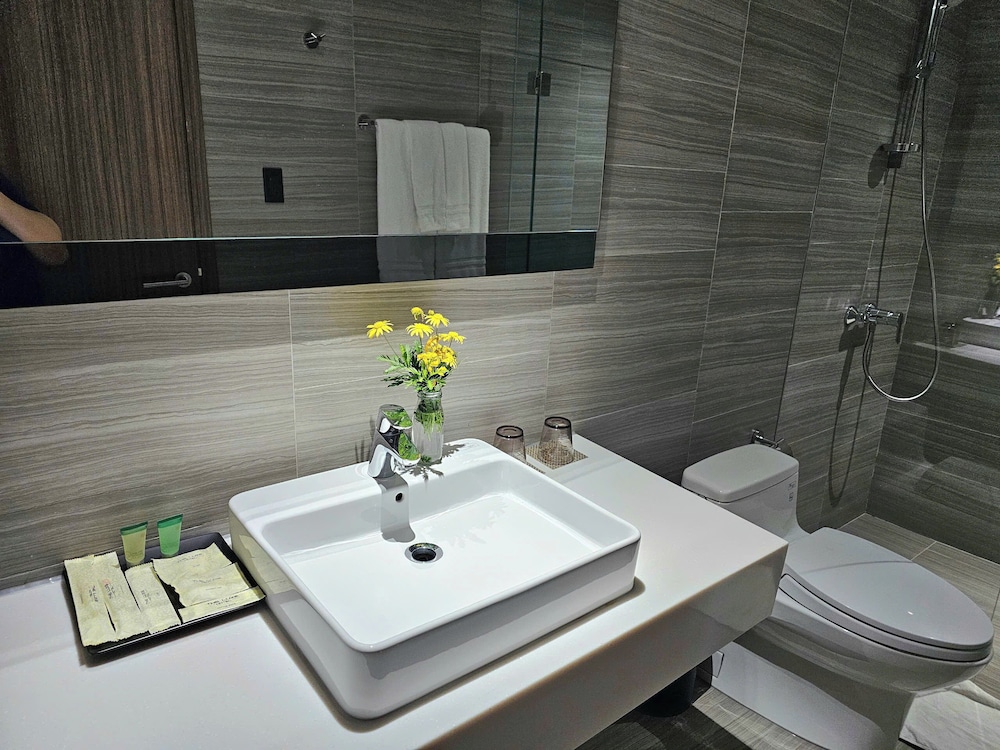 The Luxe Hotel Da Lat 75/76