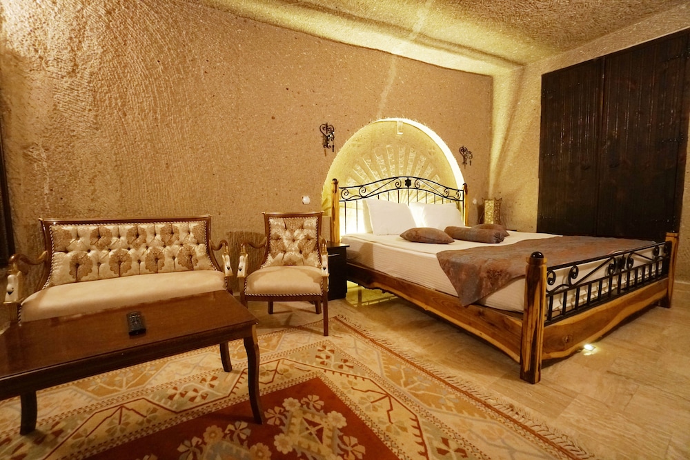 CAVE, DELUXE, SUITE, HOT TUB