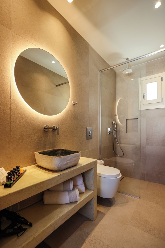Life Suites 38/41