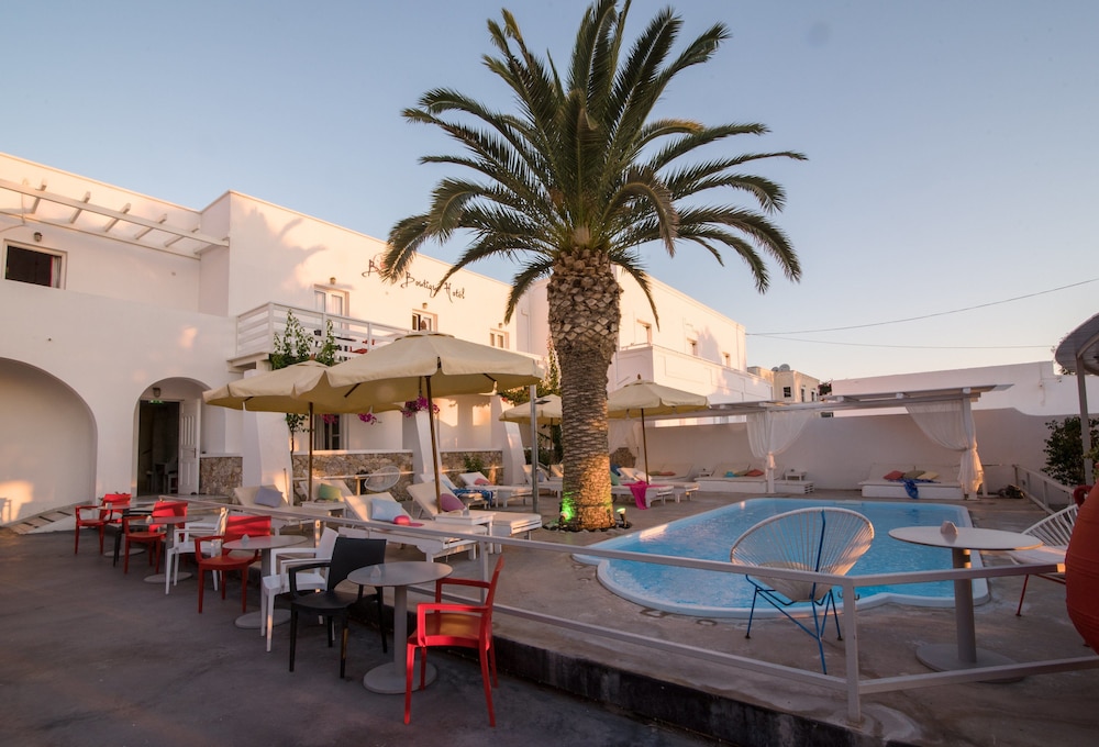 Beach Boutique Hotel in SANTORINI