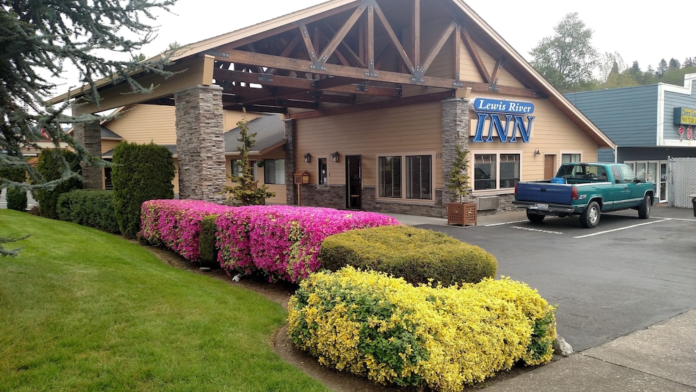 Lewis River Inn 2/57