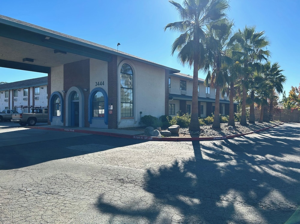 Studio6 Suites Cameron Park, CA - Folsom 37/40