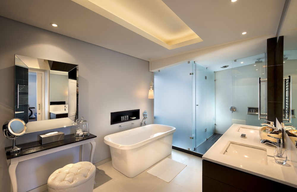 The Manor House At Fancourt 40/41