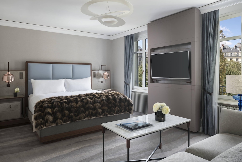 THE RITZ-CARLTON HOTEL DE LA PAIX GENEVA 9/45