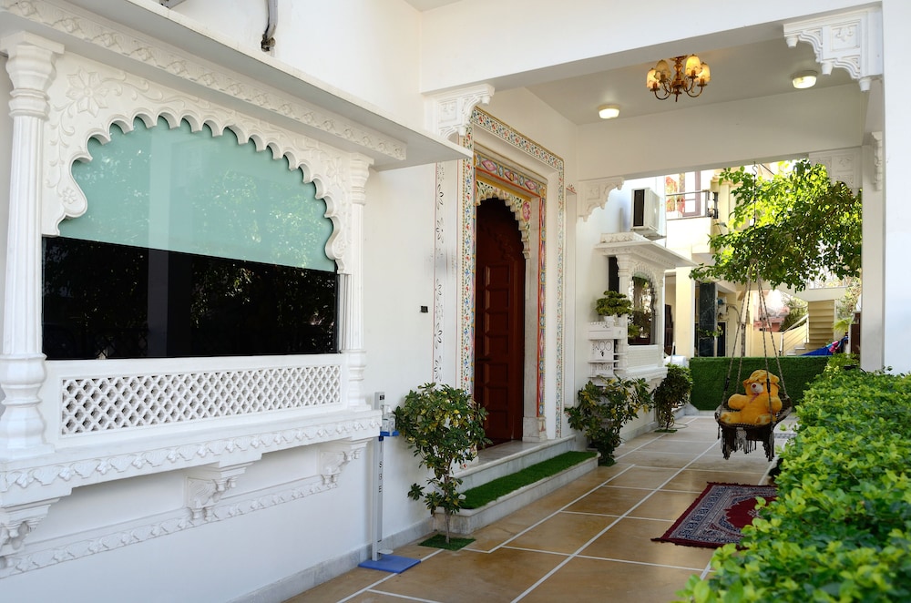 Ambay Villa 3/50