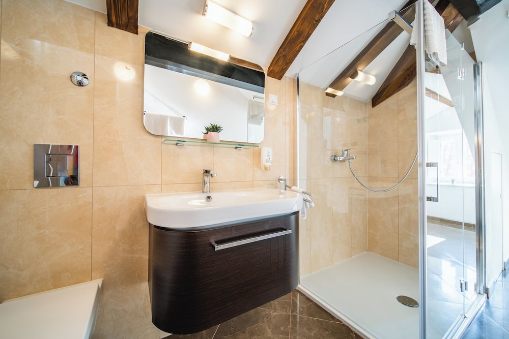 SUNce Palace Apartments 47/48