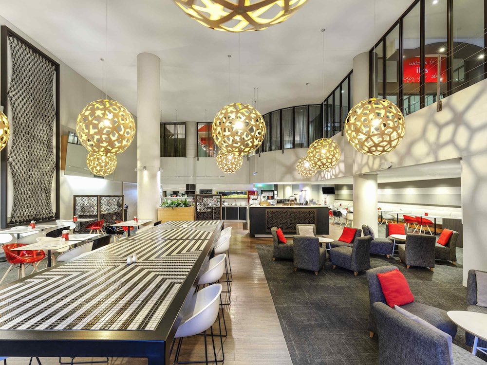 ibis Melbourne Hotel and Apartments 54/70