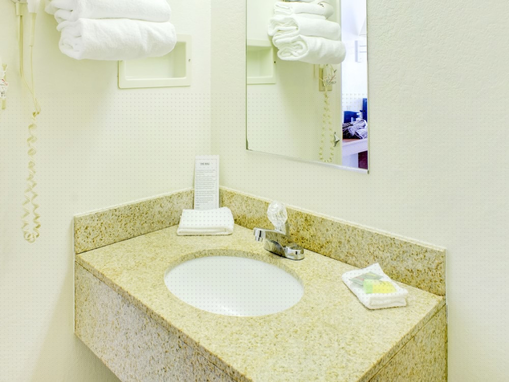 Travelodge by Wyndham Miles City 27/60