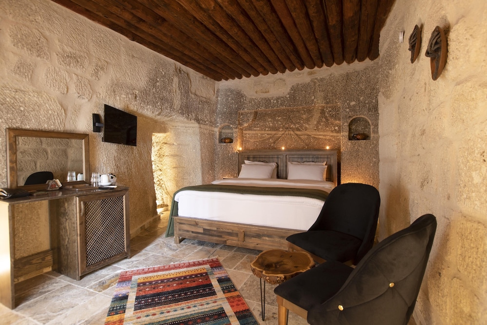 Medusa Cave Hotel 50/50