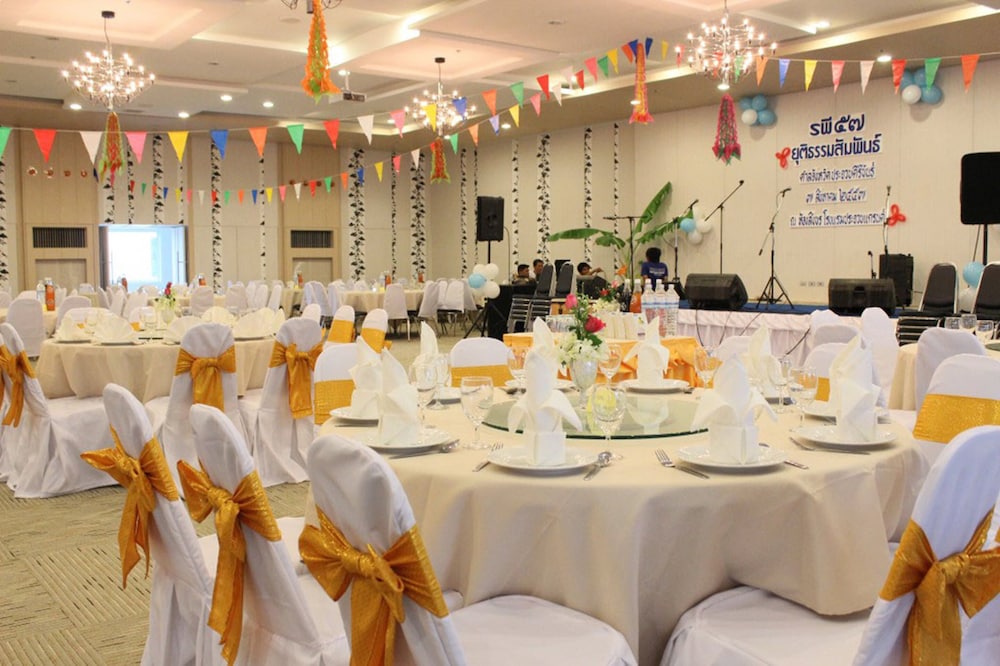 Prachuap Grand Hotel 33/43