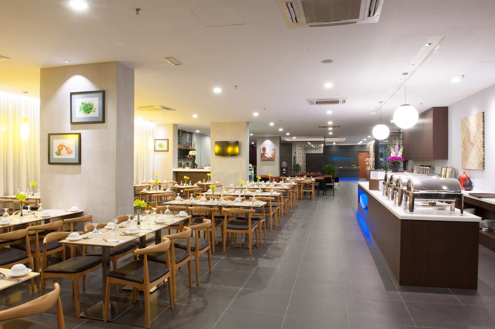 Sky Hotel Kota Kinabalu 40/50