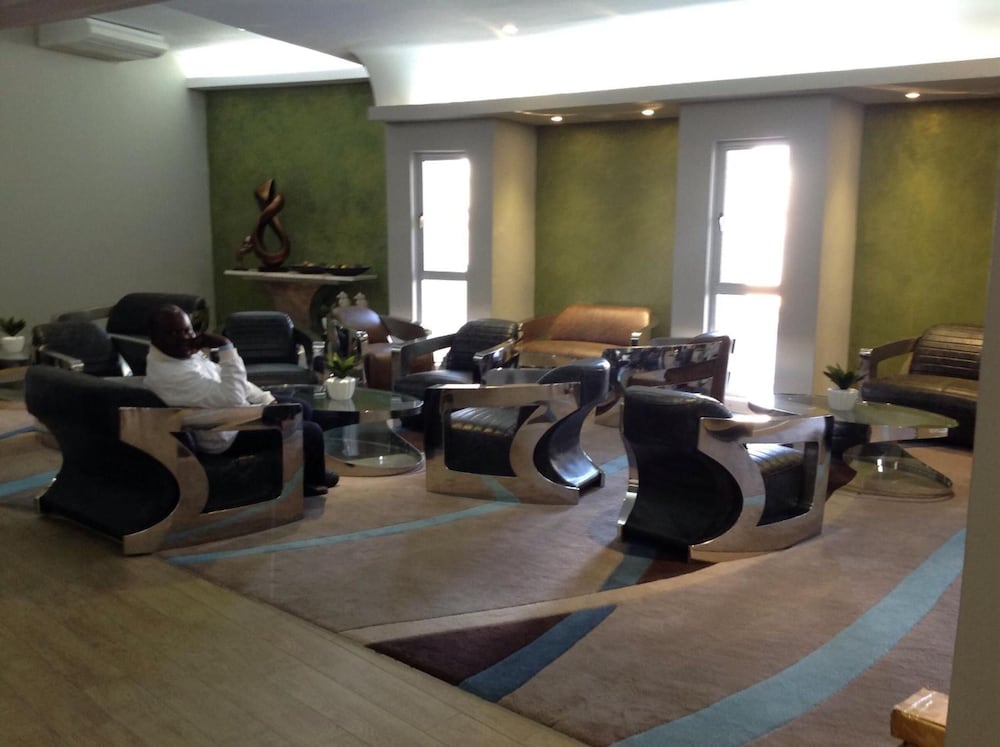 Aquarian Tide Hotel 37/44