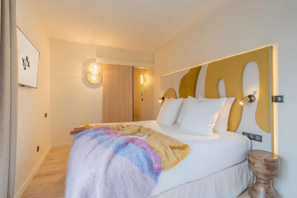 Yuna Porte Maillot - ApartHotel 12/50