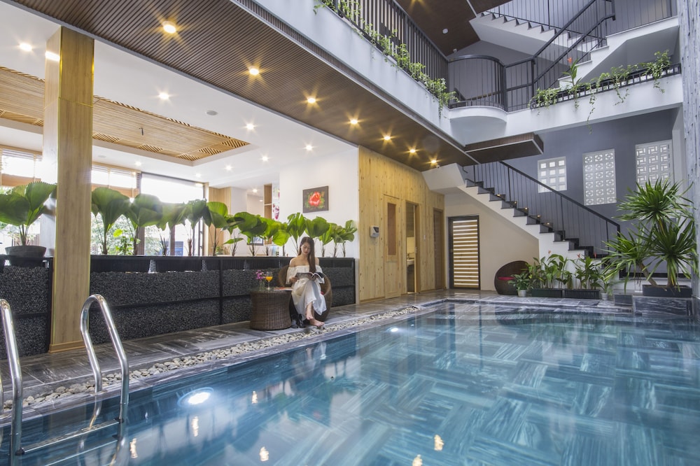 King House Villa Hotel 46/72