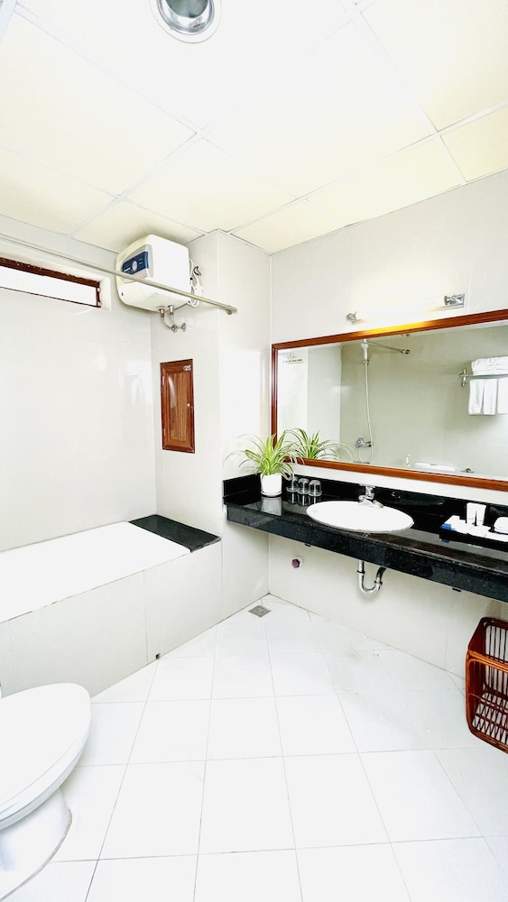 Sea Pearl Hotel Catba 10/71