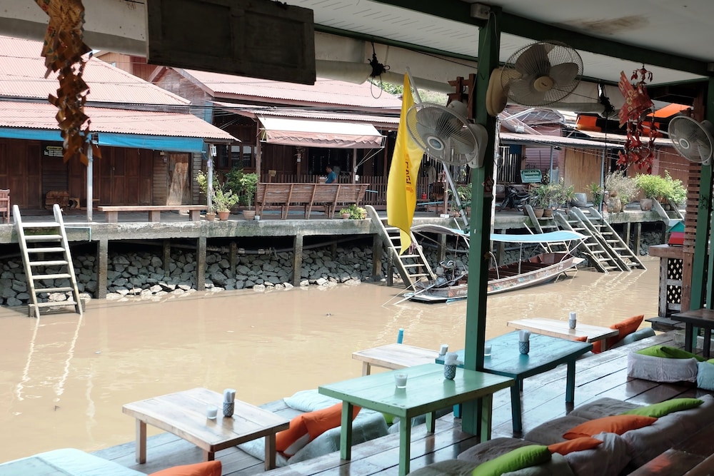 Baanrak Amphawa Homestay 6/61