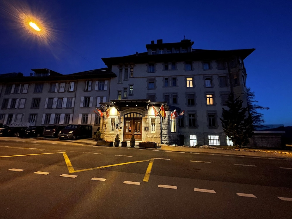 Grand Hotel des Rasses 38/46