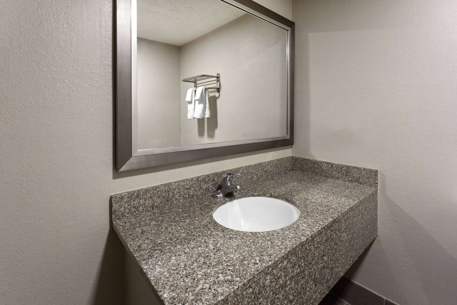 Days Inn by Wyndham Douglasville-Atlanta-Fairburn Road 19/20