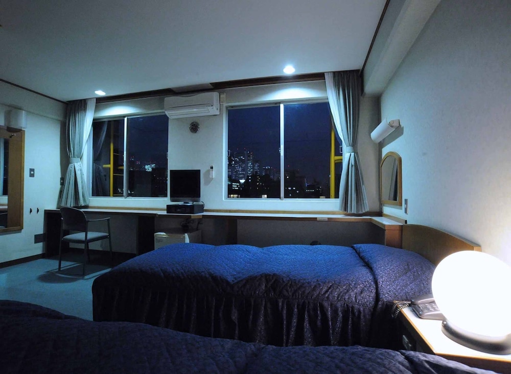 Tokyo Business Hotel 25/50