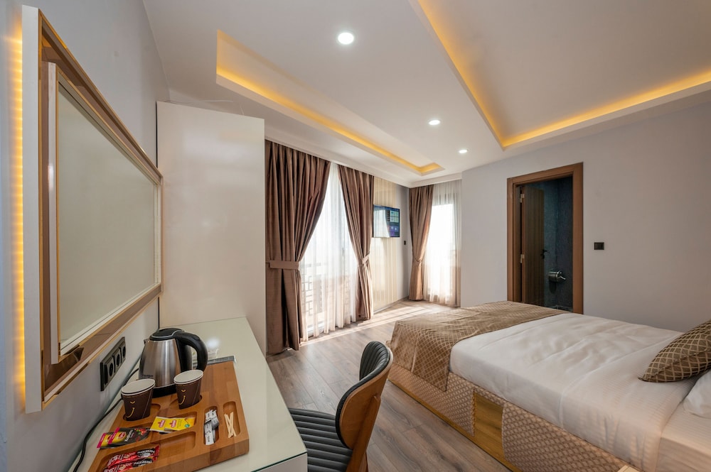 Luxury Airport Hotel 14/48