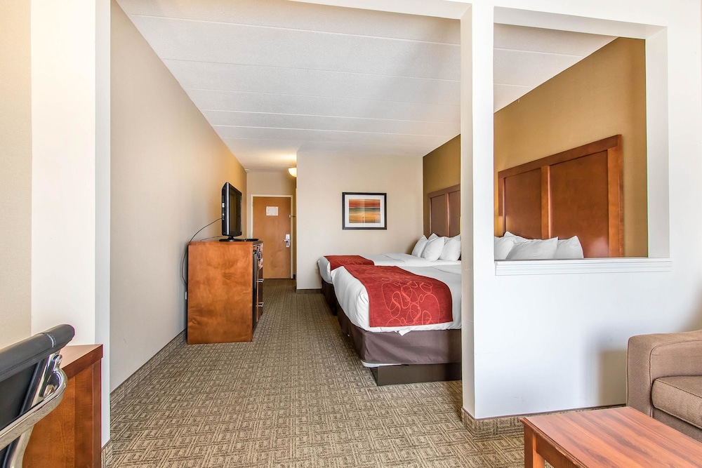 Comfort Suites Richmond, KY 8/43