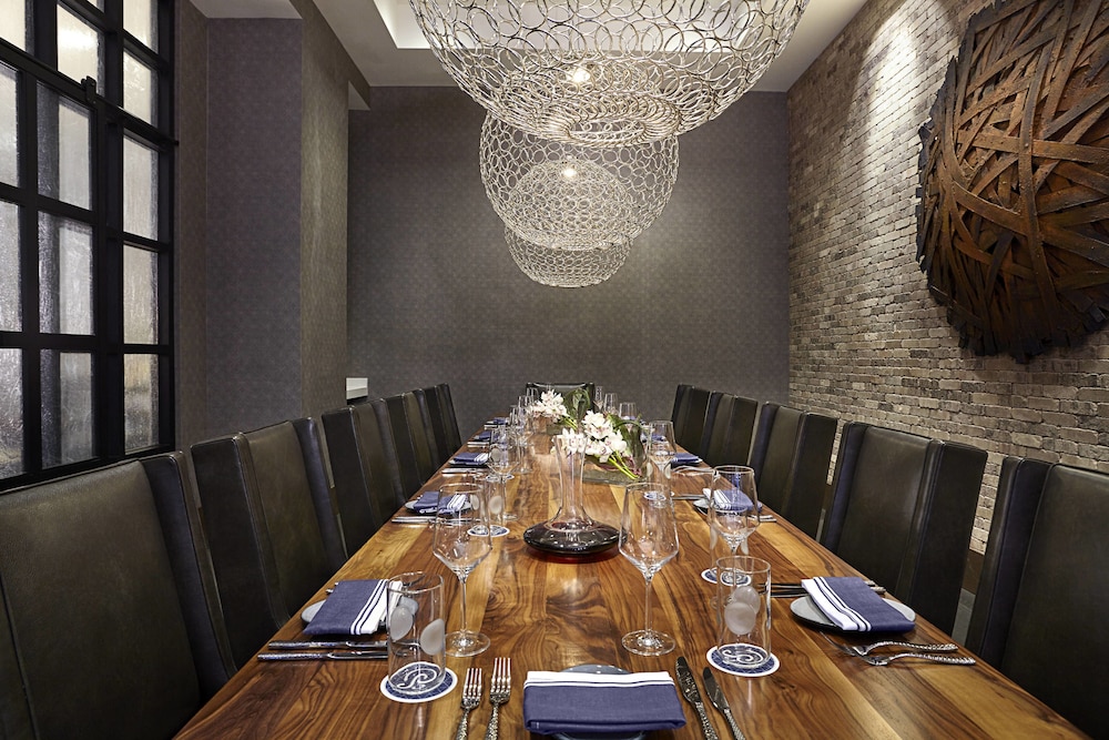 JW Marriott Minneapolis Mall of America 66/77
