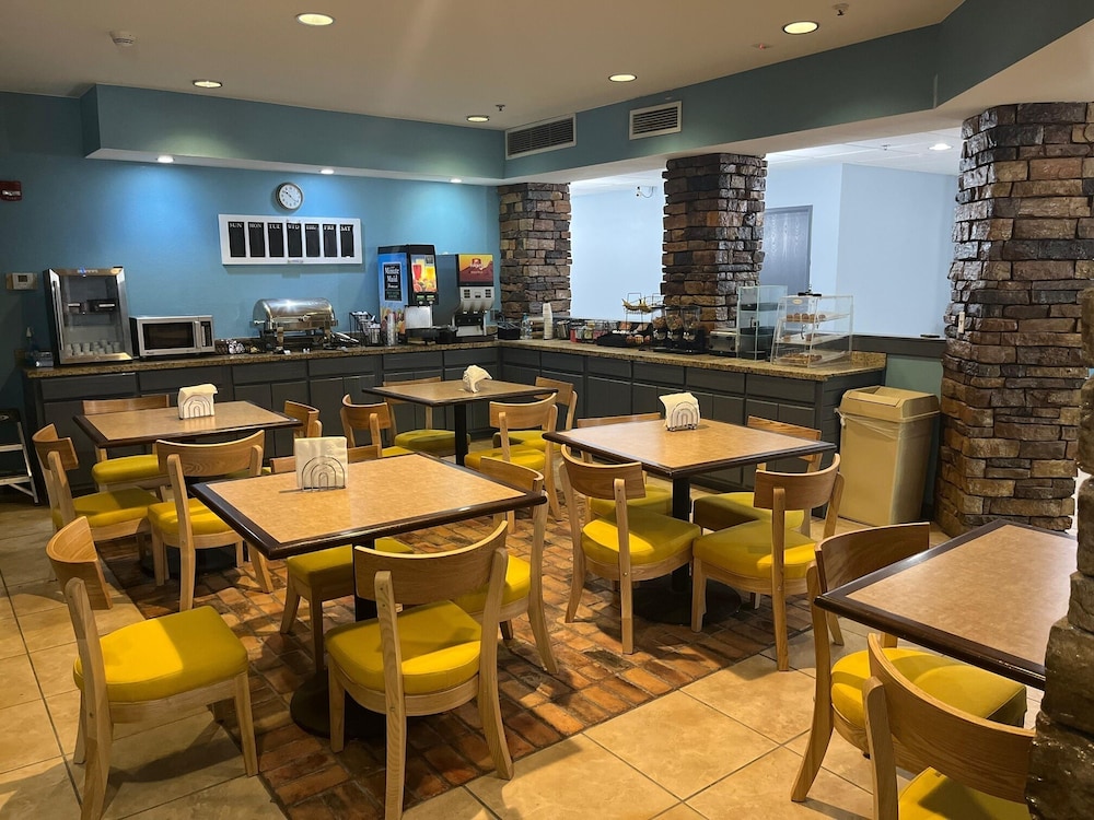 Days Inn by Wyndham Coffeyville 48/63