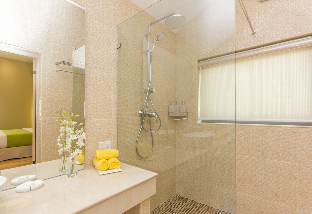 2 Bedrooms, Premium, Villa, 2 King Beds, Beach Side, Pool View، Villa Limoncello 4/4
