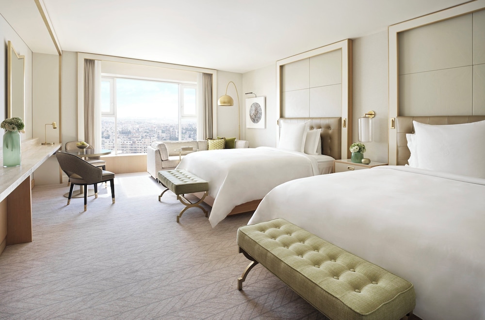 DELUXE, TWIN BEDS