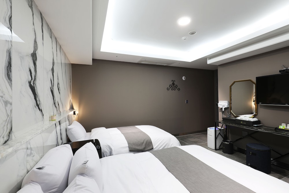 Tower Palace Tourist Hotel 15/50