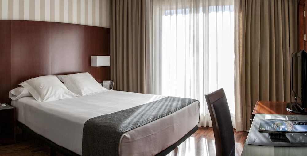 STANDARD, DOUBLE OR TWIN BED