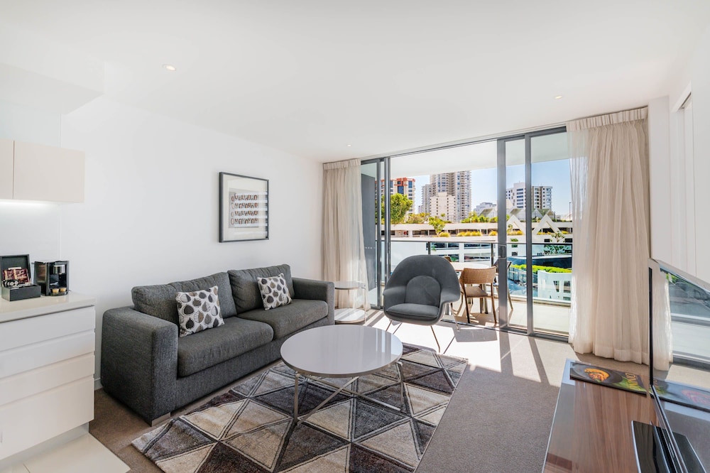 Peppers Broadbeach 35/68