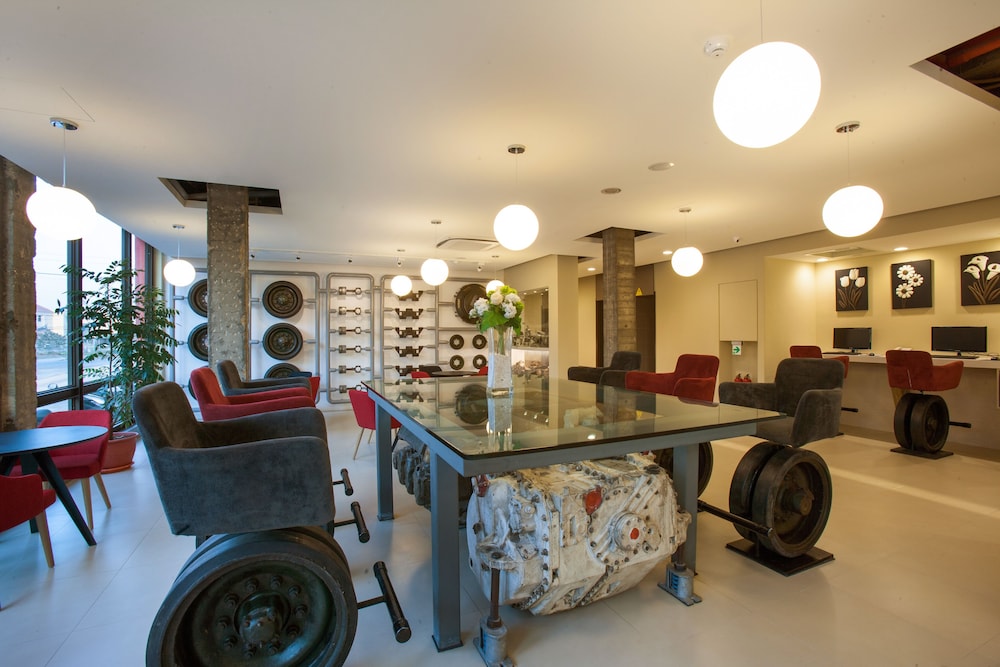 823-Tourist Hotel 49/64