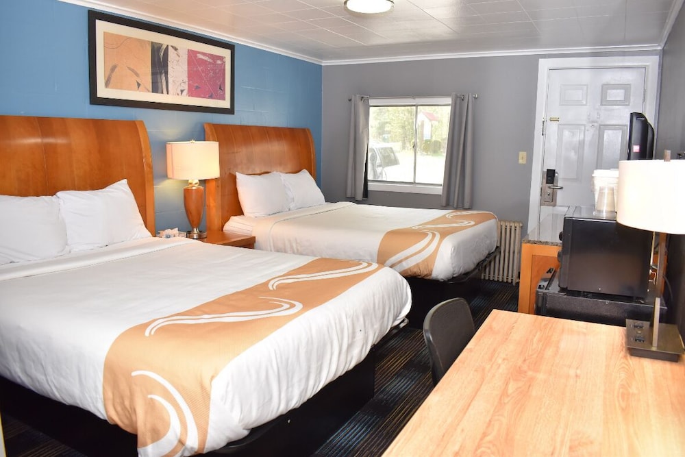 Pilgrim Inn & Cottages 13/58