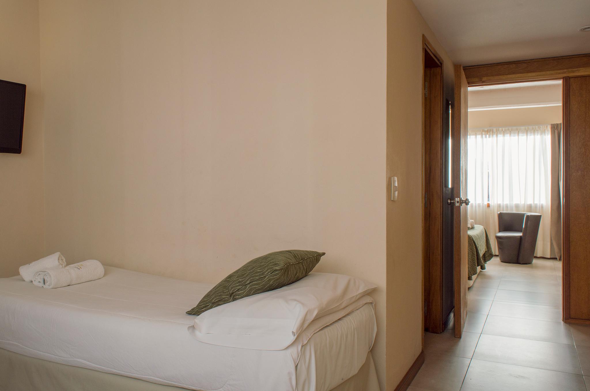 Room, Quadruple
