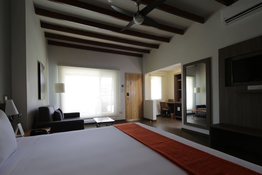 CASA ANDINA STANDARD CHINCHA 24/69