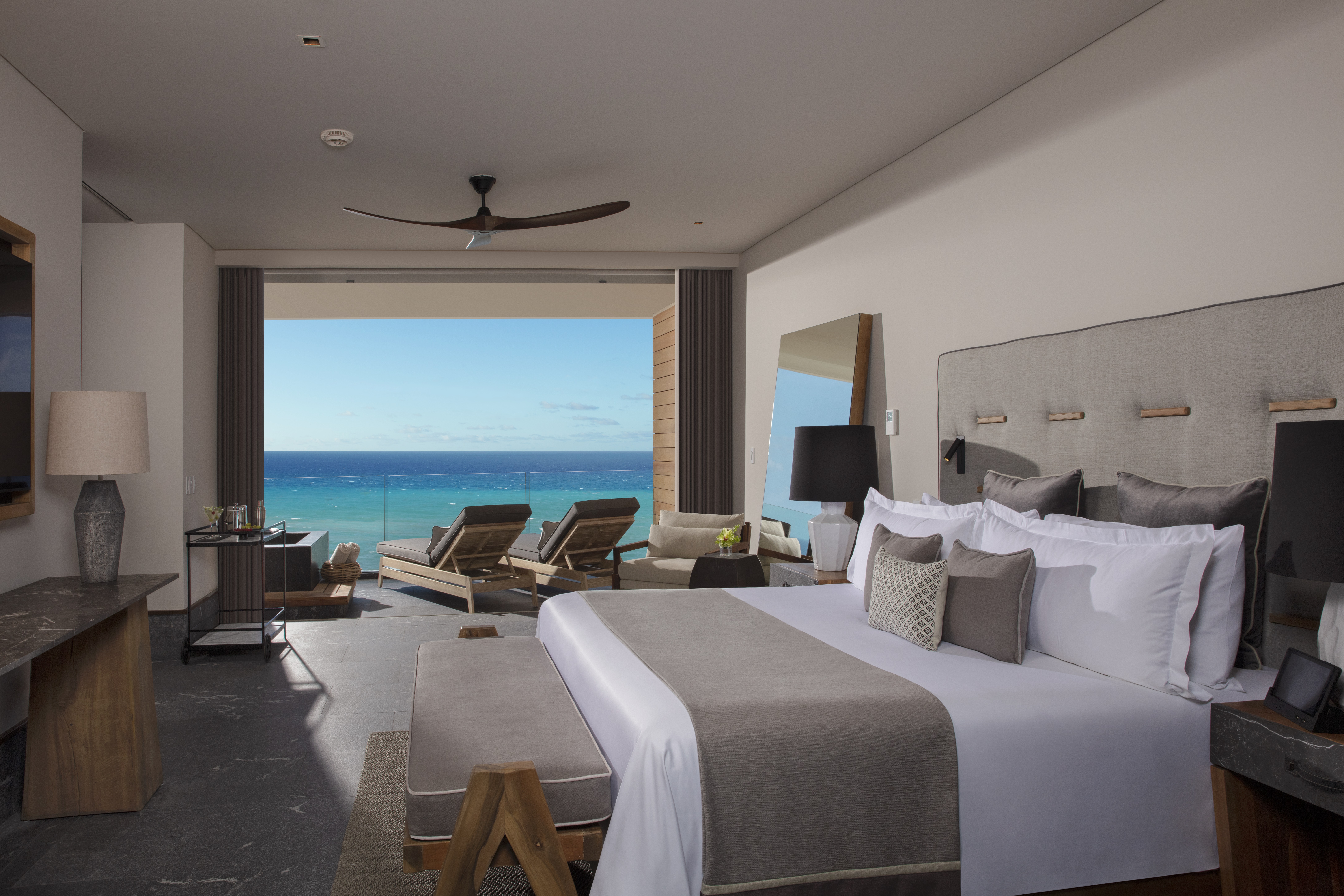 Club, Suite, Ocean Front