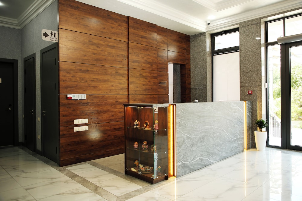 Parklane Hotel 6/44